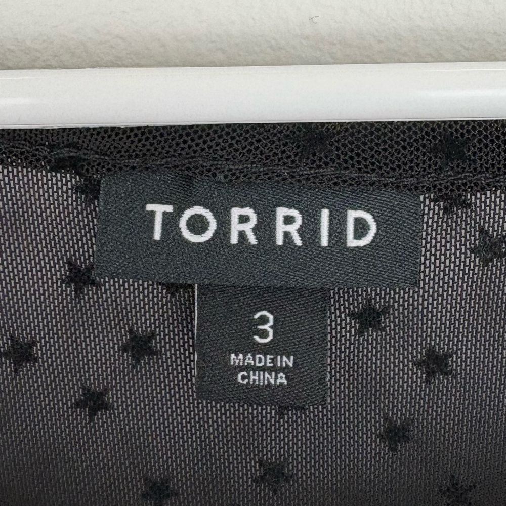 torrid Black Sheer Long Sleeve Mesh Top w/ Flocked Star design size 22/24 (3) - Picture 2 of 11